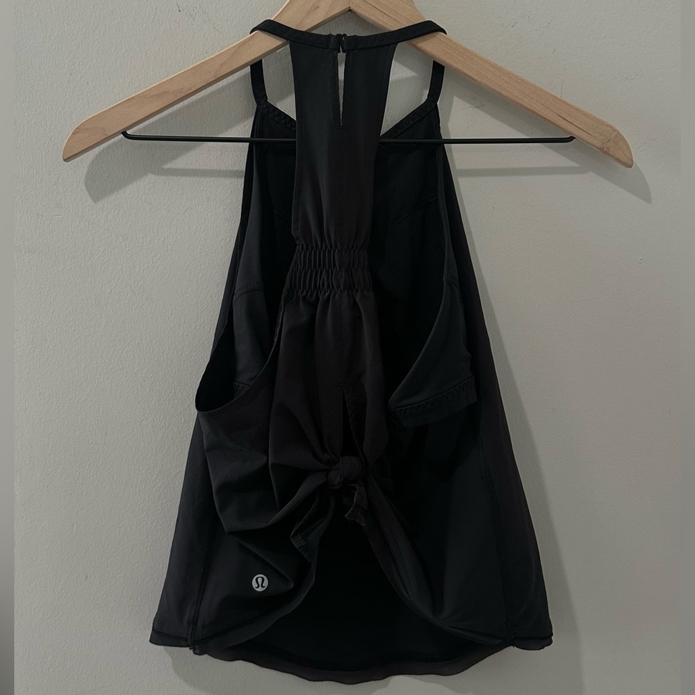 Lululemon tank with built in bra